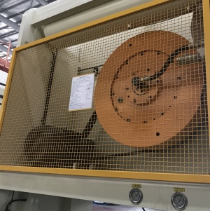 Нажмите на влажную сцепку с соленоидным клапаном