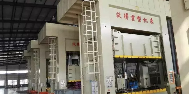 гидравлический пресс для автозапчастей