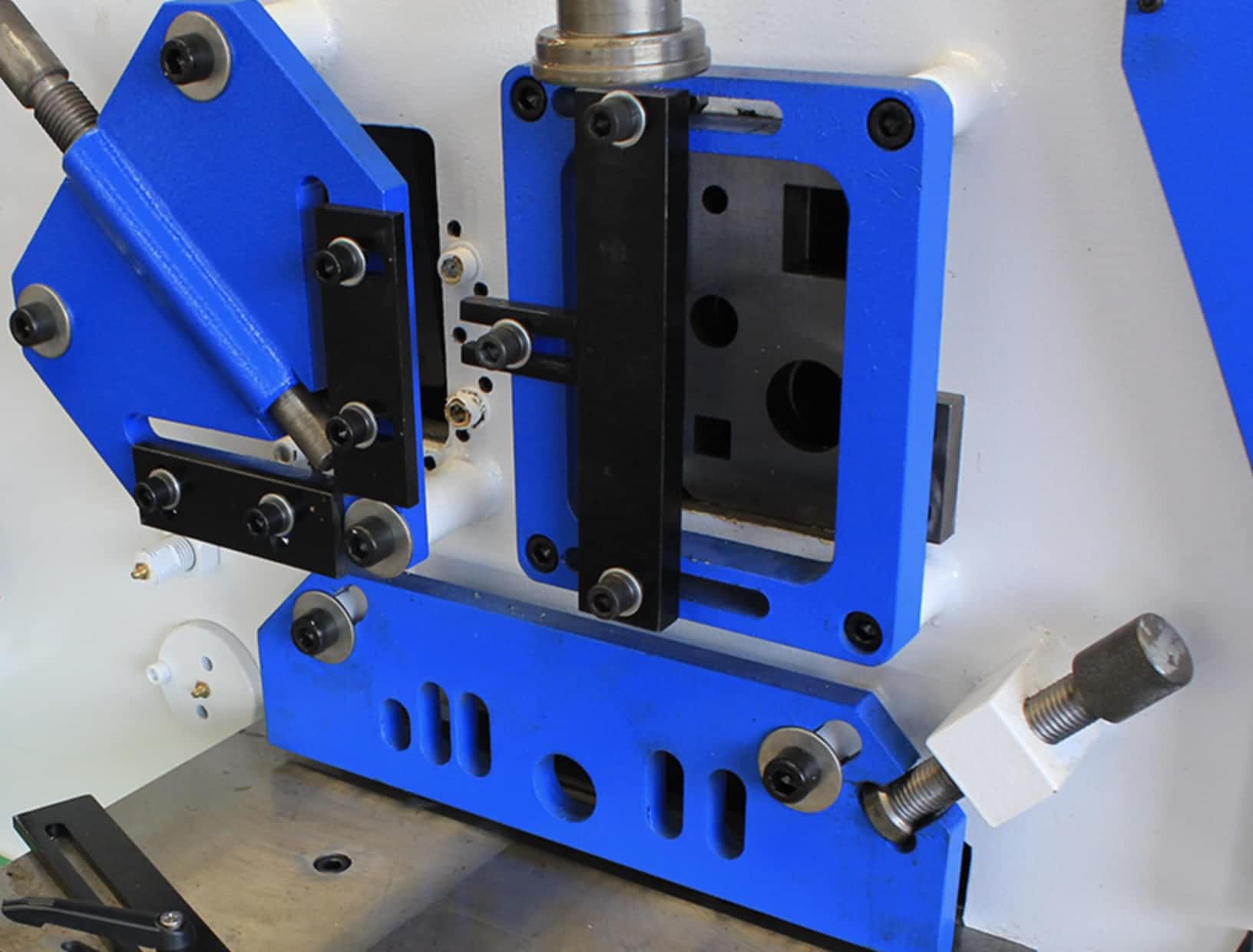 режущий железо