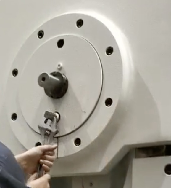 Регулирующий вал регулировки длины хода